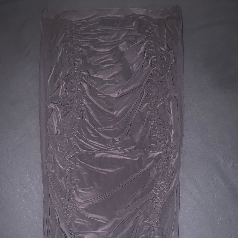 BLACK Midi silky ruched skirt